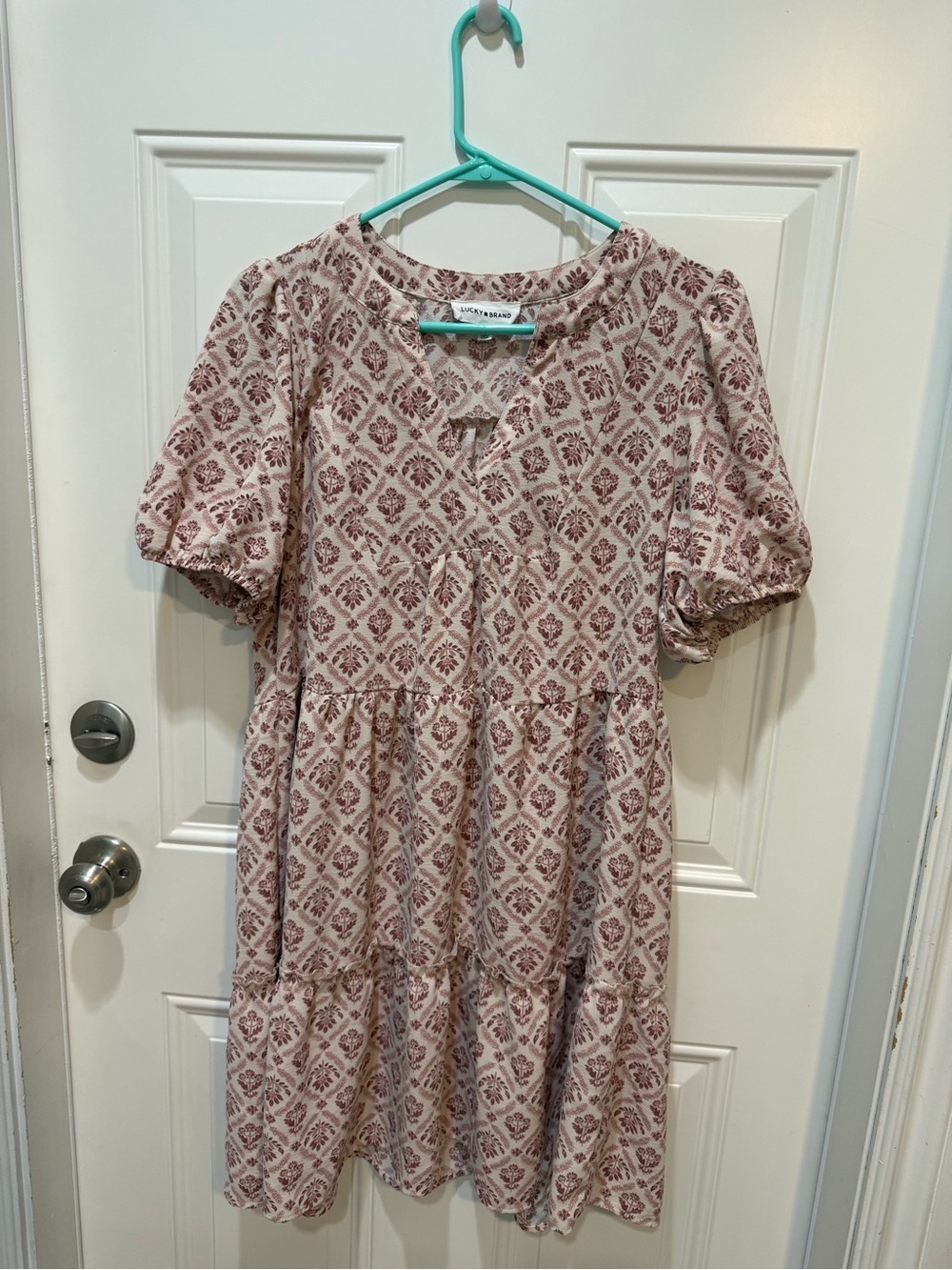 Lucky Brand white and Mauve Tiered boho pheasant style Midi Dress